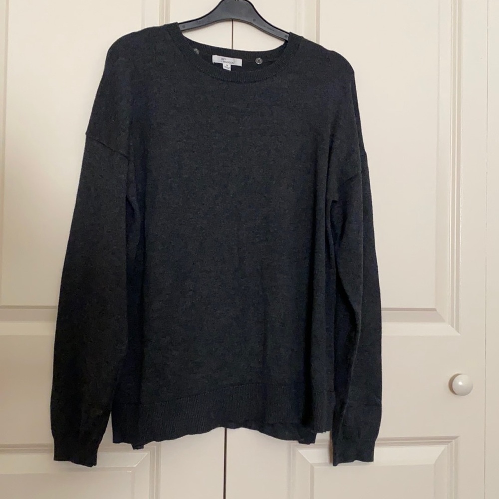 Dark grey pull over🖤